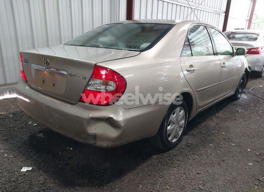 Photo 4 of 2003 Toyota Camry LE (VIN JTDBE32K030158451)