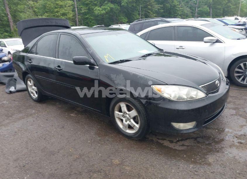 2006 Toyota Camry SE (VIN JTDBE32K063040323) main photo