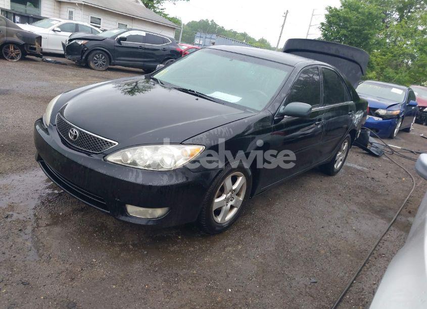 Photo 2 of 2006 Toyota Camry SE (VIN JTDBE32K063040323)