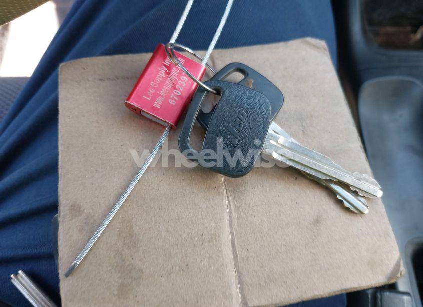 Photo 11 of 2003 Toyota Camry SE (VIN JTDBE32K130149032)