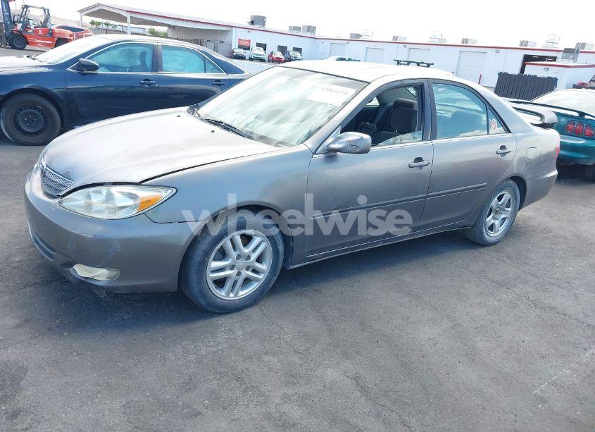 Photo 2 of 2003 Toyota Camry SE (VIN JTDBE32K130149032)