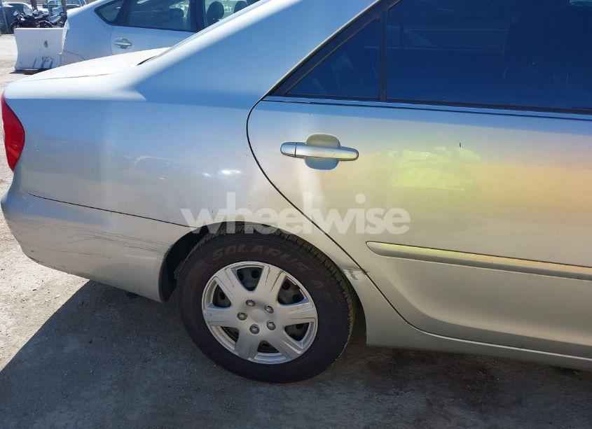 Photo 6 of 2003 Toyota Camry LE (VIN JTDBE32K130171306)