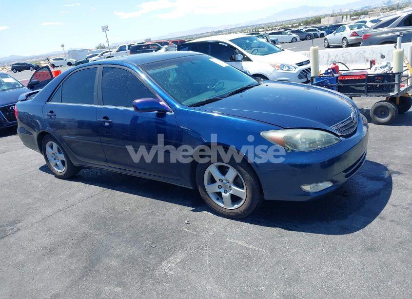 2003 Toyota Camry SE (VIN JTDBE32K130243265) main photo