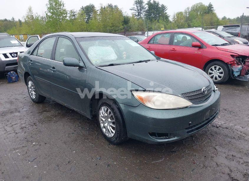 2002 Toyota Camry LE/XLE (VIN JTDBE32K220020988) main photo