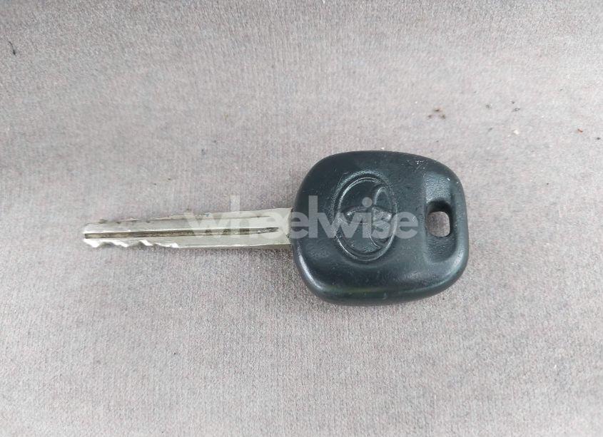 Photo 11 of 2002 Toyota Camry LE/XLE (VIN JTDBE32K220020988)