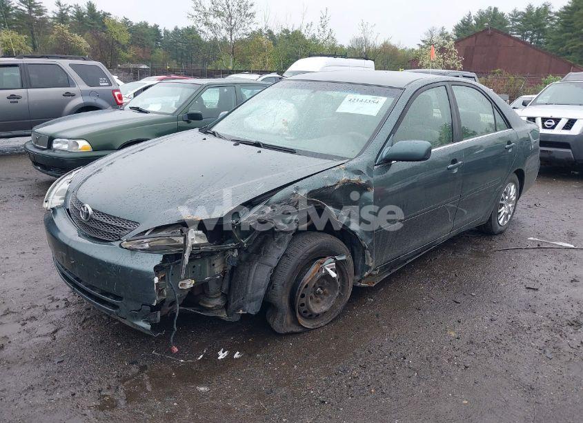 Photo 2 of 2002 Toyota Camry LE/XLE (VIN JTDBE32K220020988)