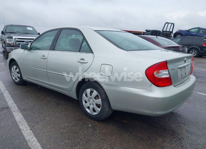 Photo 3 of 2002 Toyota Camry LE (VIN JTDBE32K220022434)