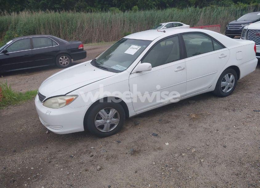 Photo 2 of 2003 Toyota Camry LE (VIN JTDBE32K230158970)