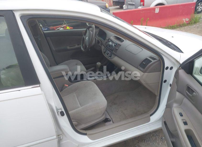 Photo 5 of 2003 Toyota Camry LE (VIN JTDBE32K230158970)