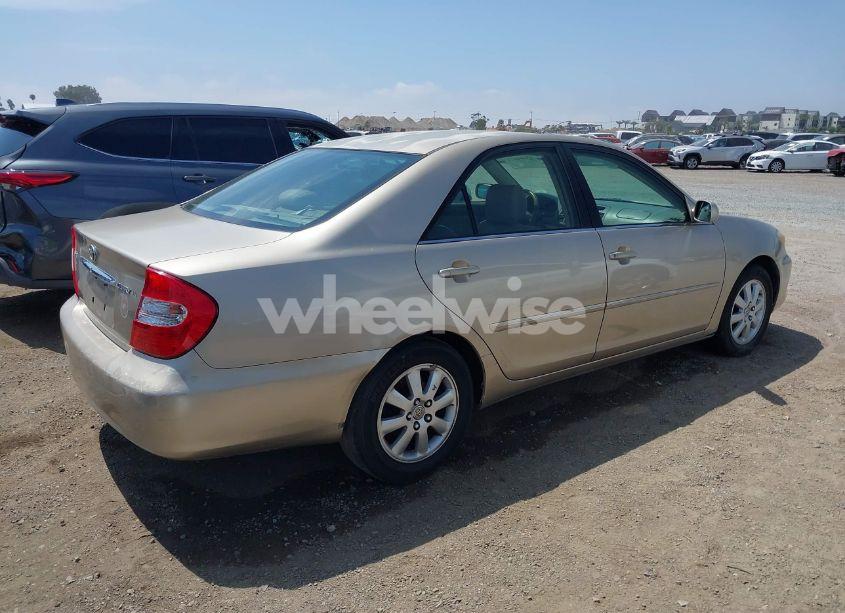 Photo 4 of 2002 Toyota Camry XLE (VIN JTDBE32K320070184)