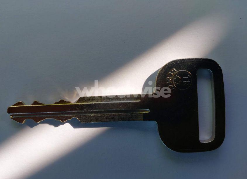 Photo 11 of 2002 Toyota Camry LE (VIN JTDBE32K320079726)