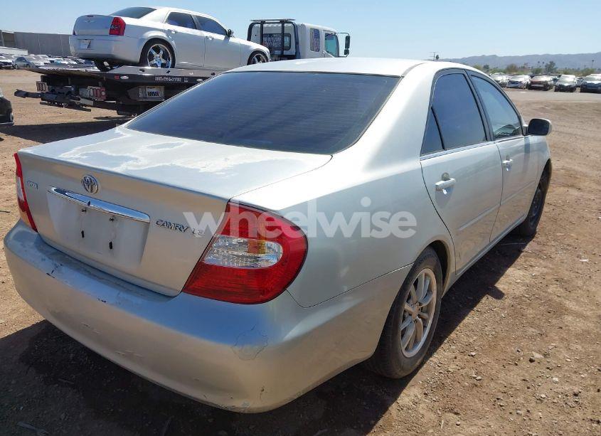 Photo 4 of 2002 Toyota Camry LE (VIN JTDBE32K320079726)