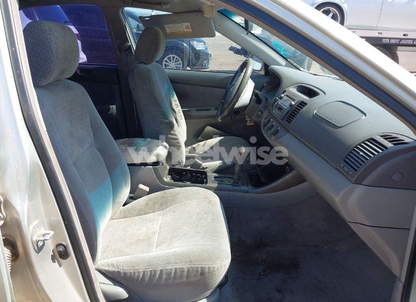 Photo 5 of 2002 Toyota Camry LE (VIN JTDBE32K320079726)
