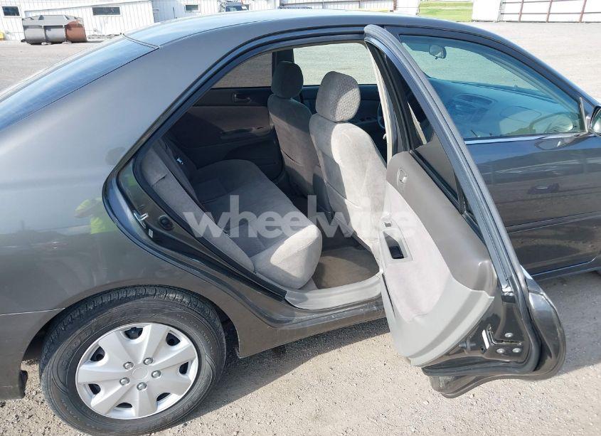 Photo 8 of 2002 Toyota Camry LE (VIN JTDBE32K320103653)