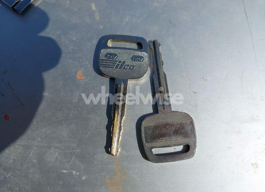 Photo 11 of 2003 Toyota Camry LE (VIN JTDBE32K330166642)