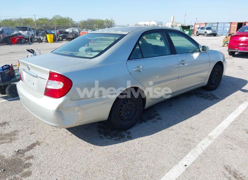 Photo 4 of 2003 Toyota Camry LE (VIN JTDBE32K330166642)