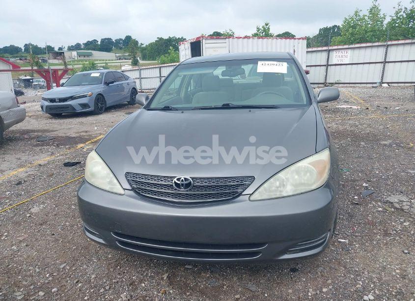 Photo 12 of 2002 Toyota Camry LE (VIN JTDBE32K520023027)