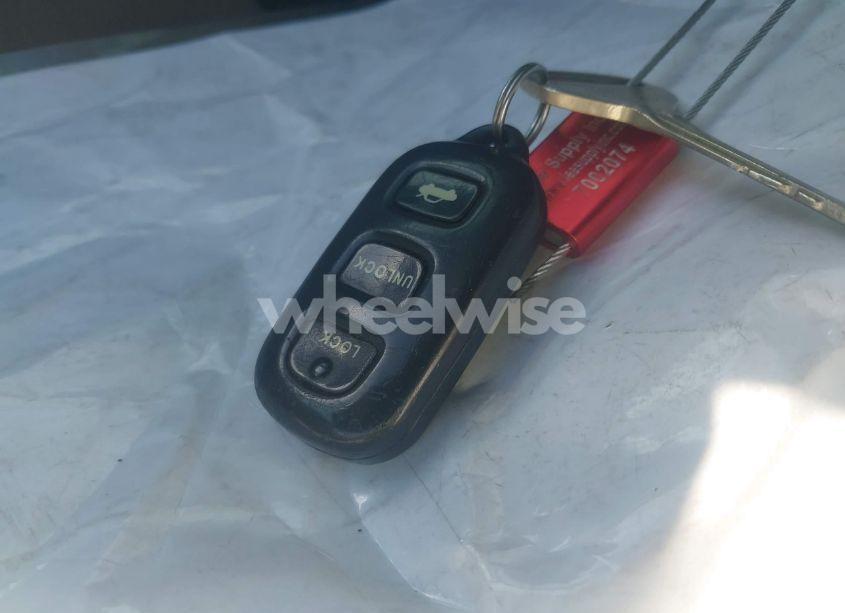 Photo 11 of 2002 Toyota Camry LE (VIN JTDBE32K520033900)