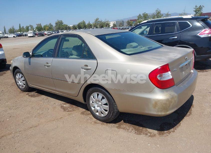 Photo 3 of 2002 Toyota Camry LE (VIN JTDBE32K520105405)