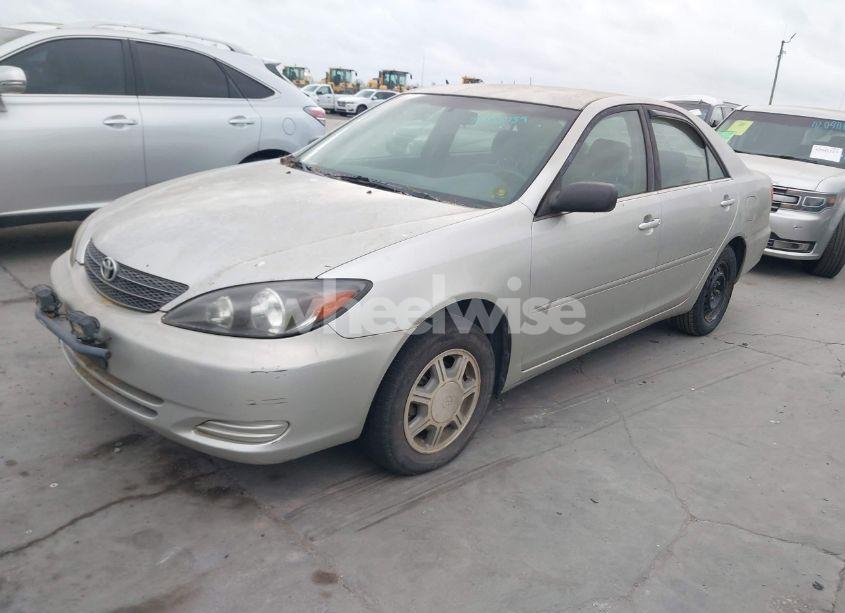 Photo 2 of 2003 Toyota Camry LE (VIN JTDBE32K530182373)