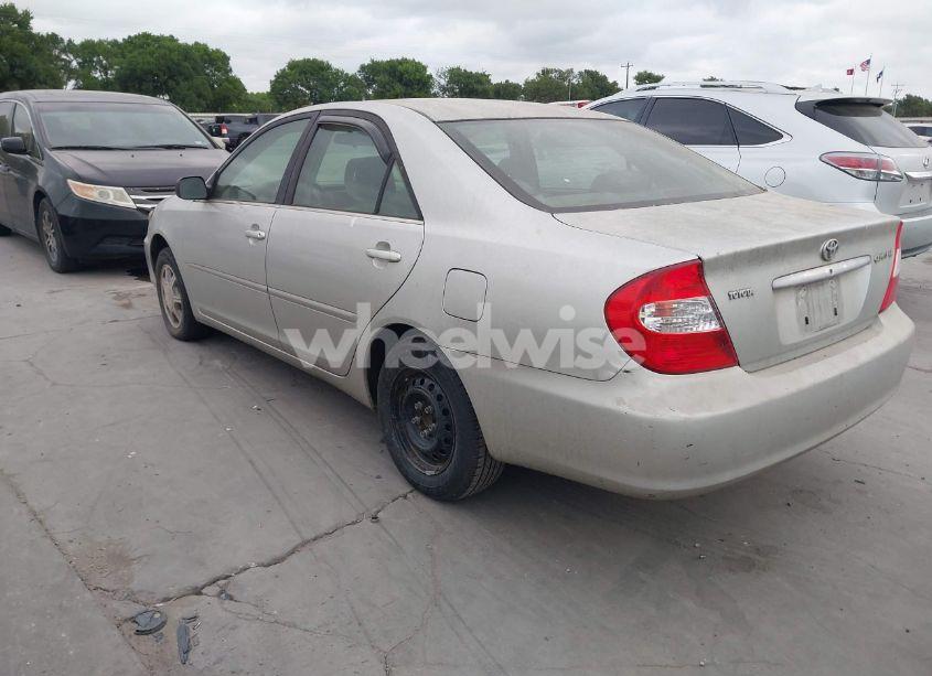 Photo 3 of 2003 Toyota Camry LE (VIN JTDBE32K530182373)