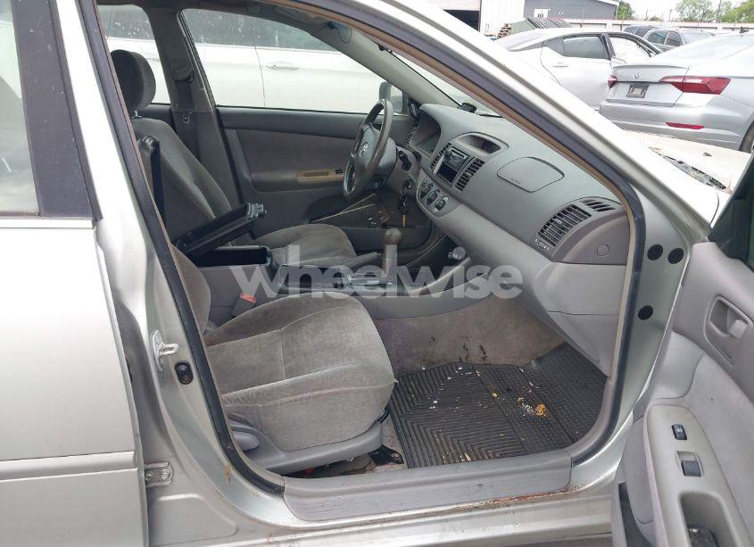 Photo 5 of 2003 Toyota Camry LE (VIN JTDBE32K530182373)
