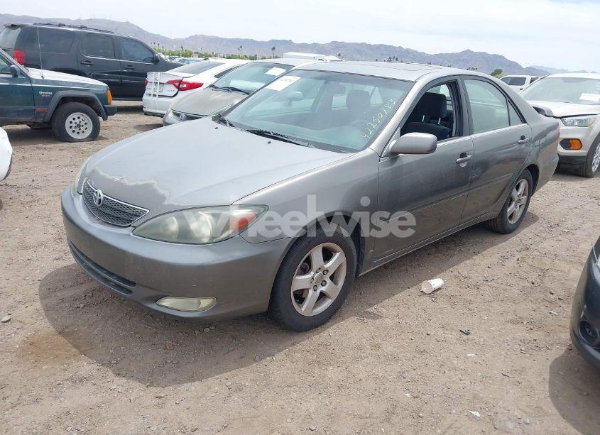 Photo 2 of 2003 Toyota Camry SE (VIN JTDBE32K530236769)