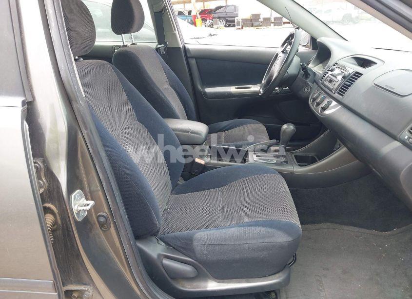 Photo 5 of 2003 Toyota Camry SE (VIN JTDBE32K530236769)