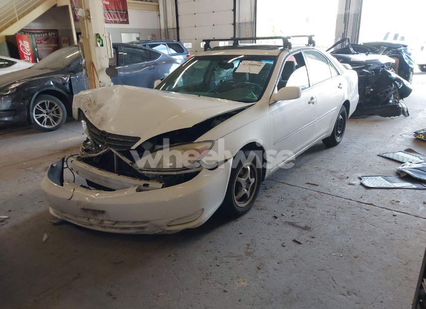 Photo 2 of 2004 Toyota Camry LE (VIN JTDBE32K540257588)