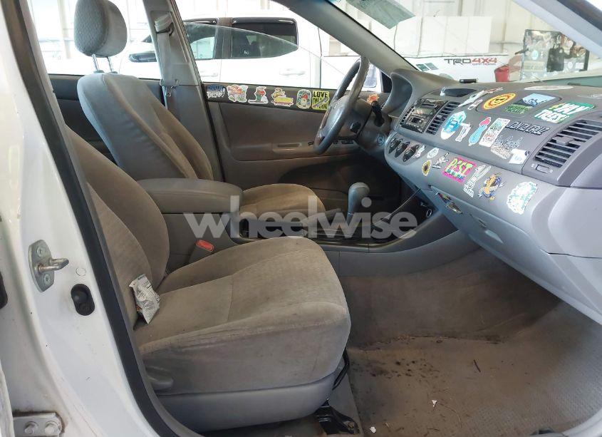 Photo 5 of 2004 Toyota Camry LE (VIN JTDBE32K540257588)