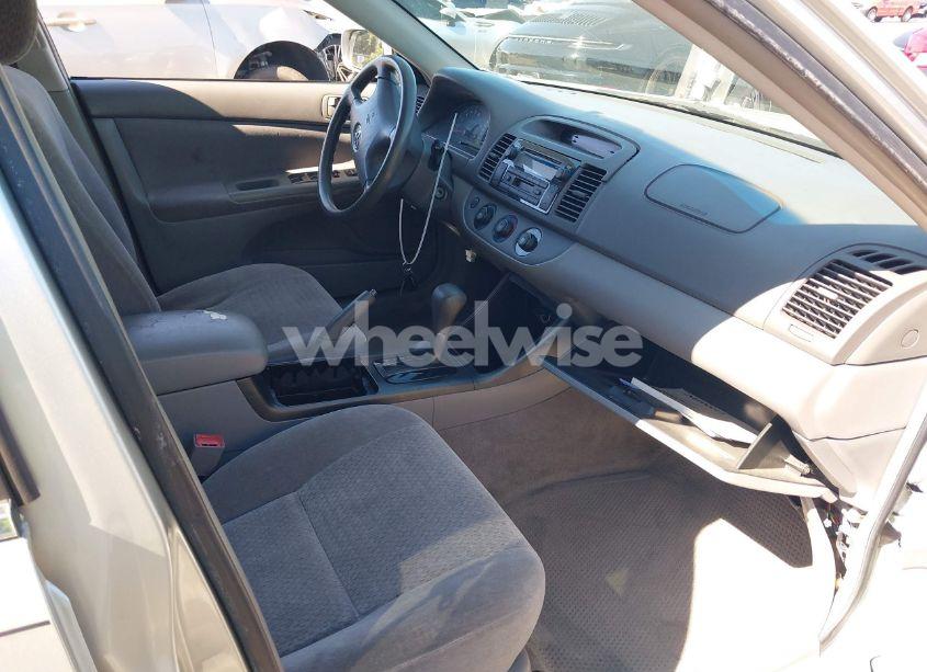 Photo 5 of 2003 Toyota Camry LE (VIN JTDBE32K630226428)