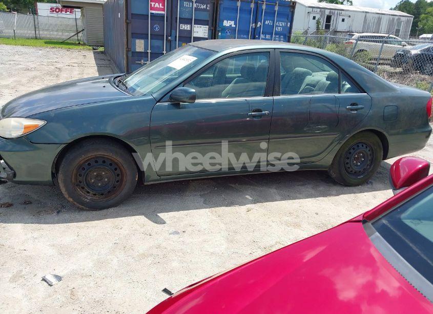 Photo 2 of 2002 Toyota Camry LE (VIN JTDBE32K720040038)