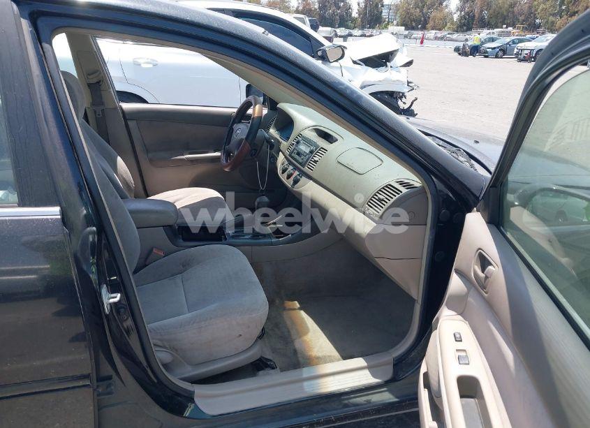 Photo 5 of 2003 Toyota Camry LE (VIN JTDBE32K730164862)