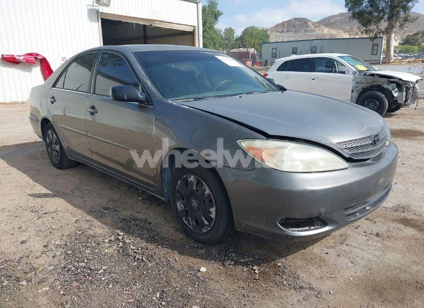 2003 Toyota Camry LE (VIN JTDBE32K730171598) main photo