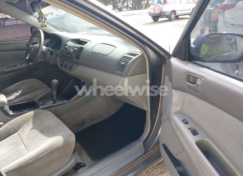 Photo 5 of 2003 Toyota Camry LE (VIN JTDBE32K730171598)