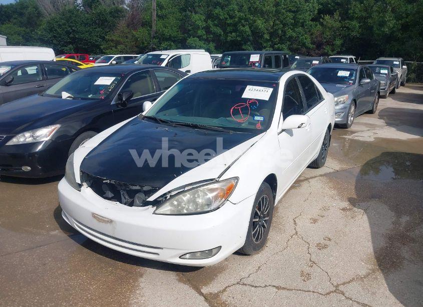 Photo 2 of 2004 Toyota Camry LE/SE/STD/XLE (VIN JTDBE32K740258869)