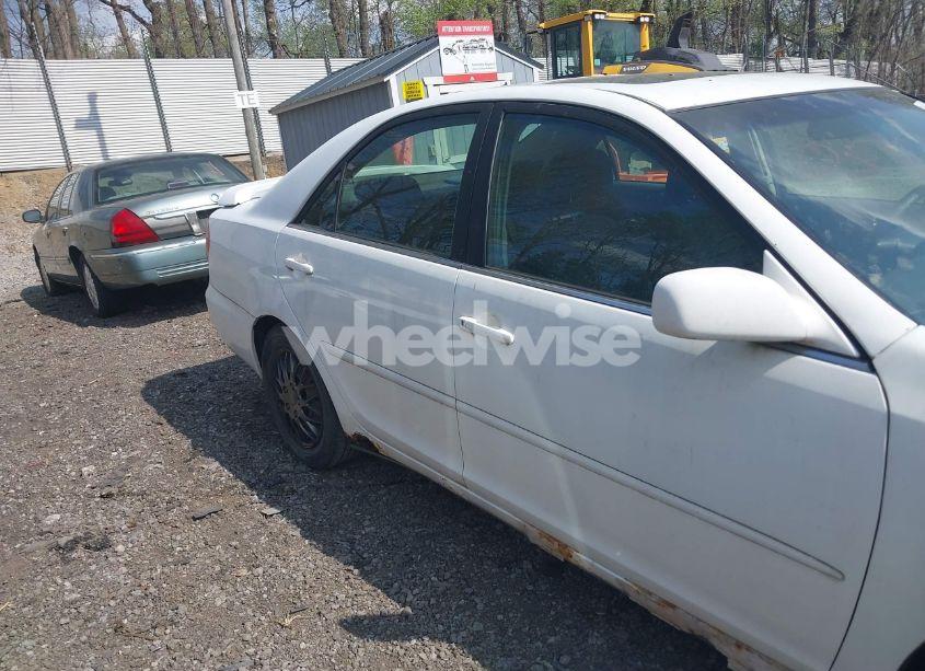 Photo 15 of 2003 Toyota Camry SE (VIN JTDBE32K830222476)