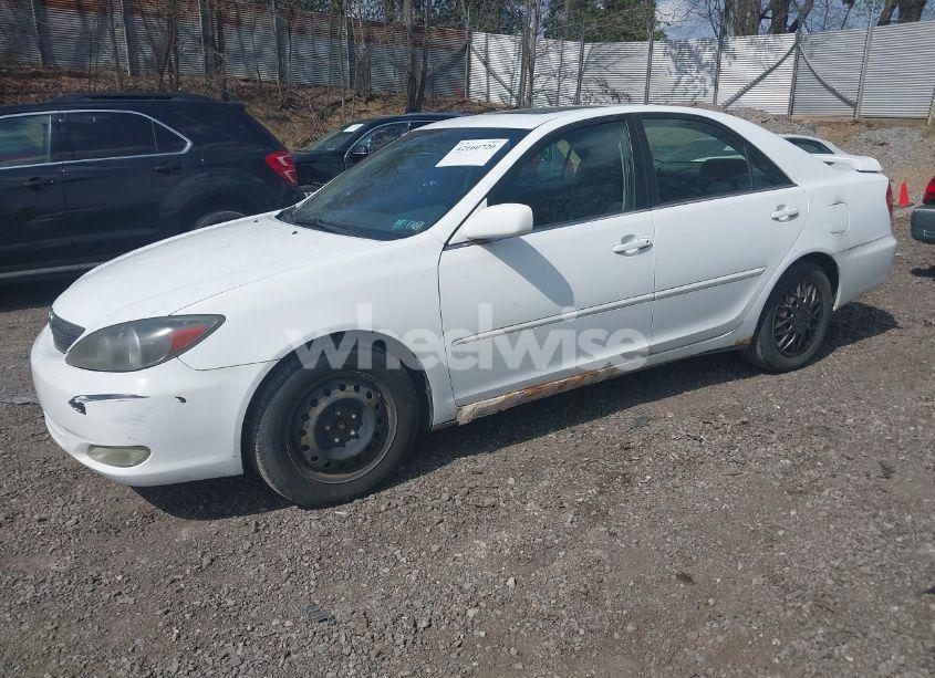 Photo 2 of 2003 Toyota Camry SE (VIN JTDBE32K830222476)