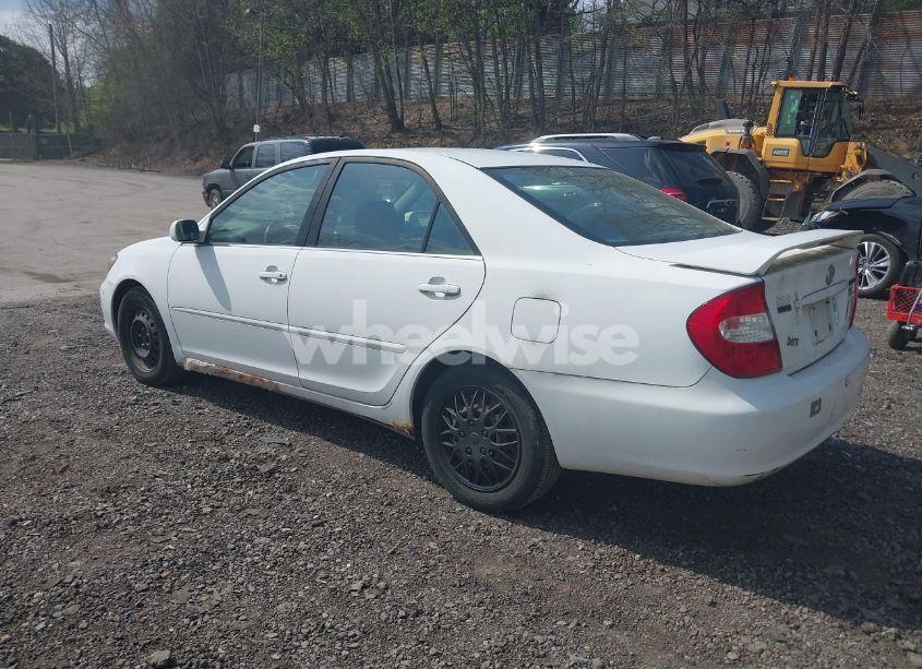 Photo 3 of 2003 Toyota Camry SE (VIN JTDBE32K830222476)