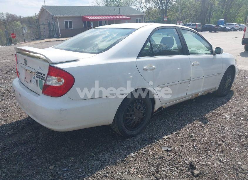 Photo 4 of 2003 Toyota Camry SE (VIN JTDBE32K830222476)