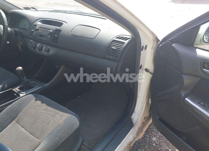 Photo 5 of 2003 Toyota Camry SE (VIN JTDBE32K830222476)