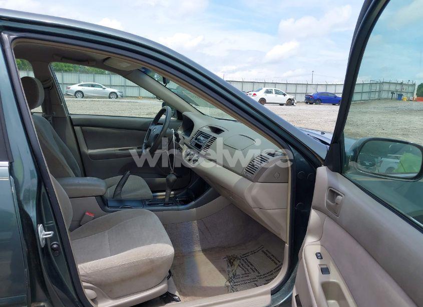 Photo 6 of 2002 Toyota Camry LE (VIN JTDBE32K920007008)