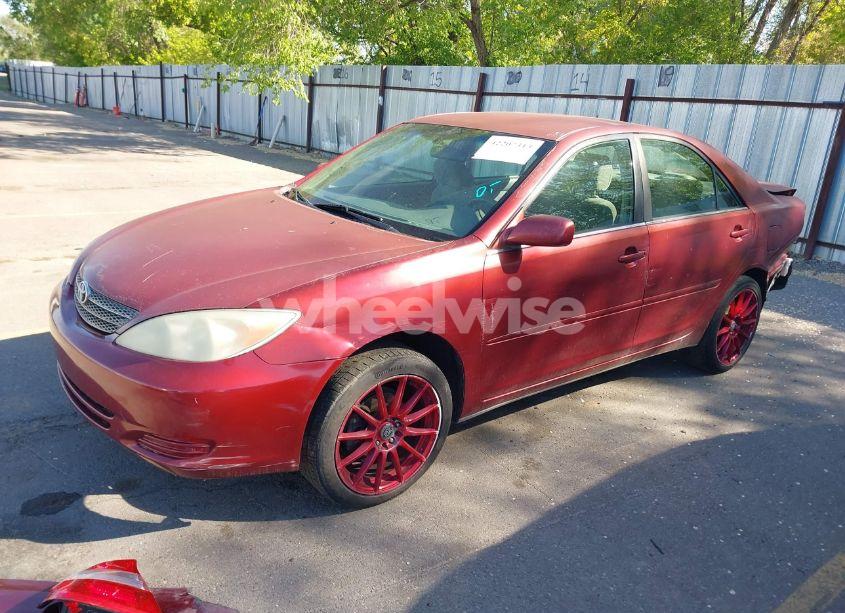 Photo 2 of 2002 Toyota Camry LE (VIN JTDBE32K920042180)