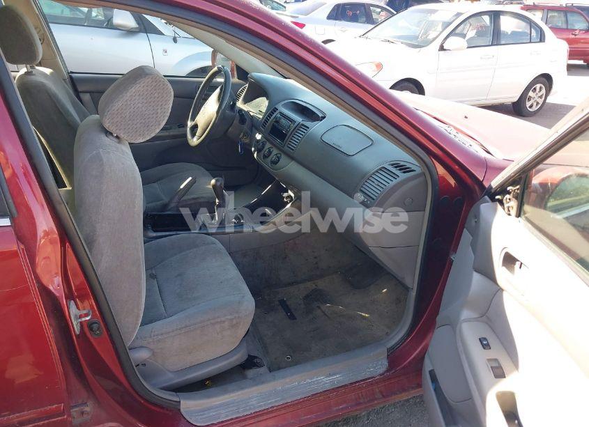 Photo 5 of 2002 Toyota Camry LE (VIN JTDBE32K920042180)