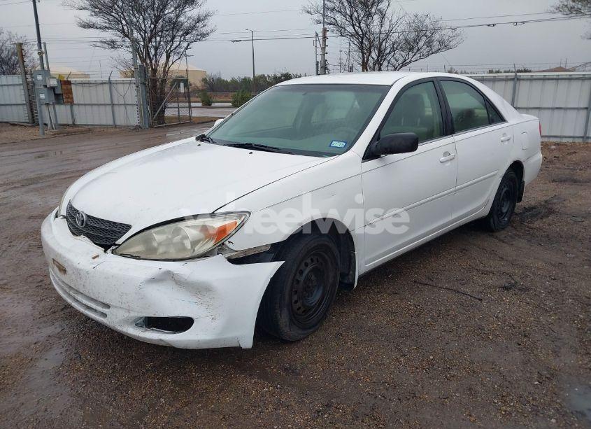 Photo 2 of 2002 Toyota Camry LE (VIN JTDBE32K920110820)