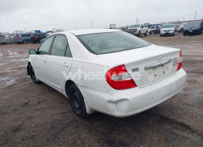 Photo 3 of 2002 Toyota Camry LE (VIN JTDBE32K920110820)