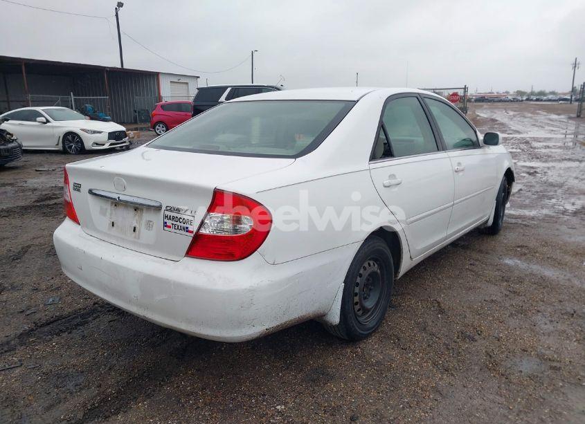 Photo 4 of 2002 Toyota Camry LE (VIN JTDBE32K920110820)