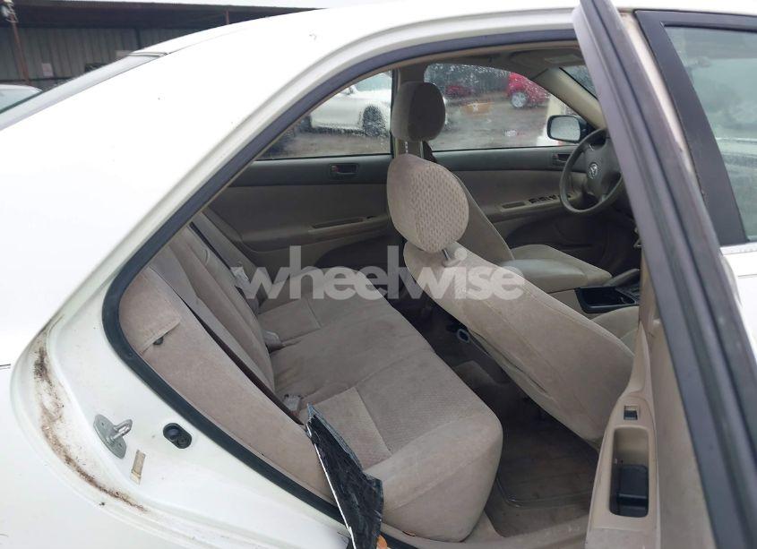 Photo 8 of 2002 Toyota Camry LE (VIN JTDBE32K920110820)