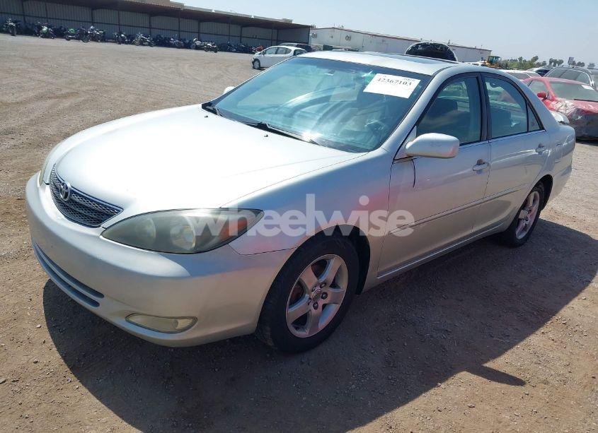 Photo 2 of 2003 Toyota Camry SE (VIN JTDBE32K930194915)