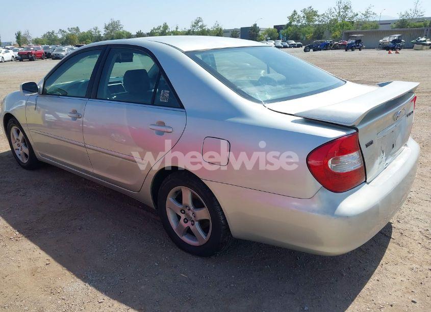 Photo 3 of 2003 Toyota Camry SE (VIN JTDBE32K930194915)
